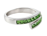Кольцо "Мультистоун" серебряное с кристаллами Swarovski светло-зеленого цвета